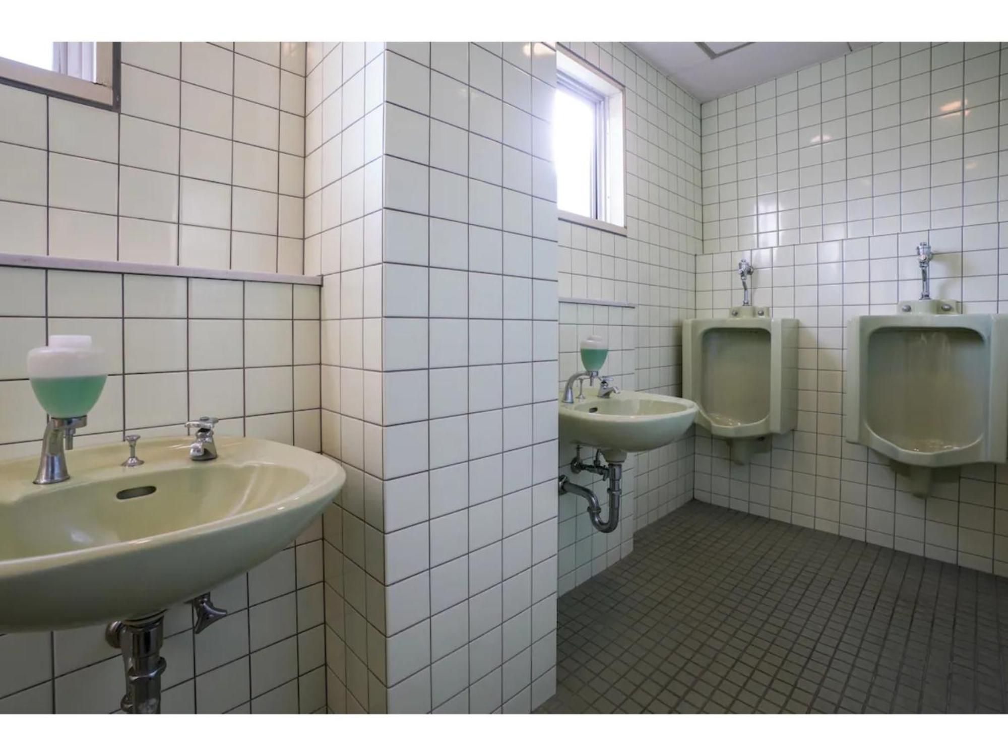 Male Only Capsule Inn Hamamatsucho - Vacation Stay 68799V Токио Экстерьер фото